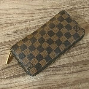 Louis Vuitton Zippy Wallet